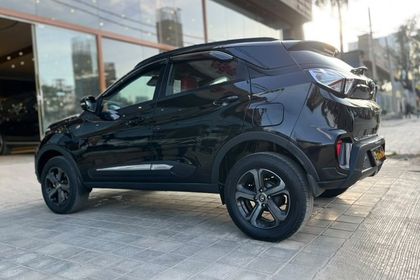 2023 Tata Nexon XZ प्लस LUXS लाल Dark
