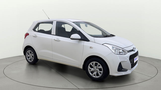Hyundai Grand i10 1.2 कप्पा स्पोर्टज़ बीएस4 Second-hand 2017 Hyundai Grand i10 1.2 कप्पा स्पोर्टज़ बीएस4 for sale in Ahmedabad