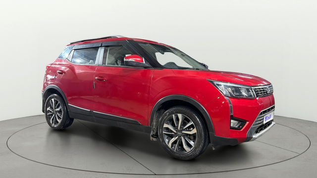 Mahindra XUV300 W8 बीएस4 Second-hand 2019 Mahindra XUV300 W8 बीएस4 for sale in Kolkata