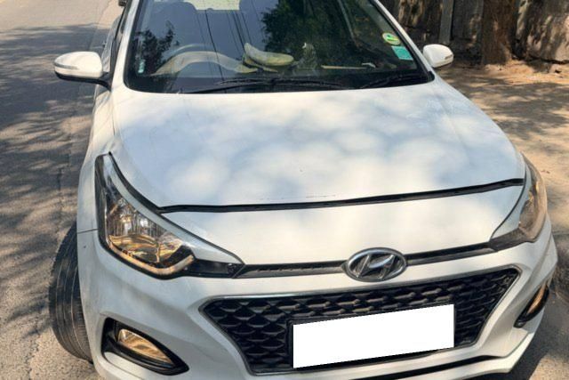 Second-hand 2020 Hyundai i20 Sportz Plus for sale in New Delhi