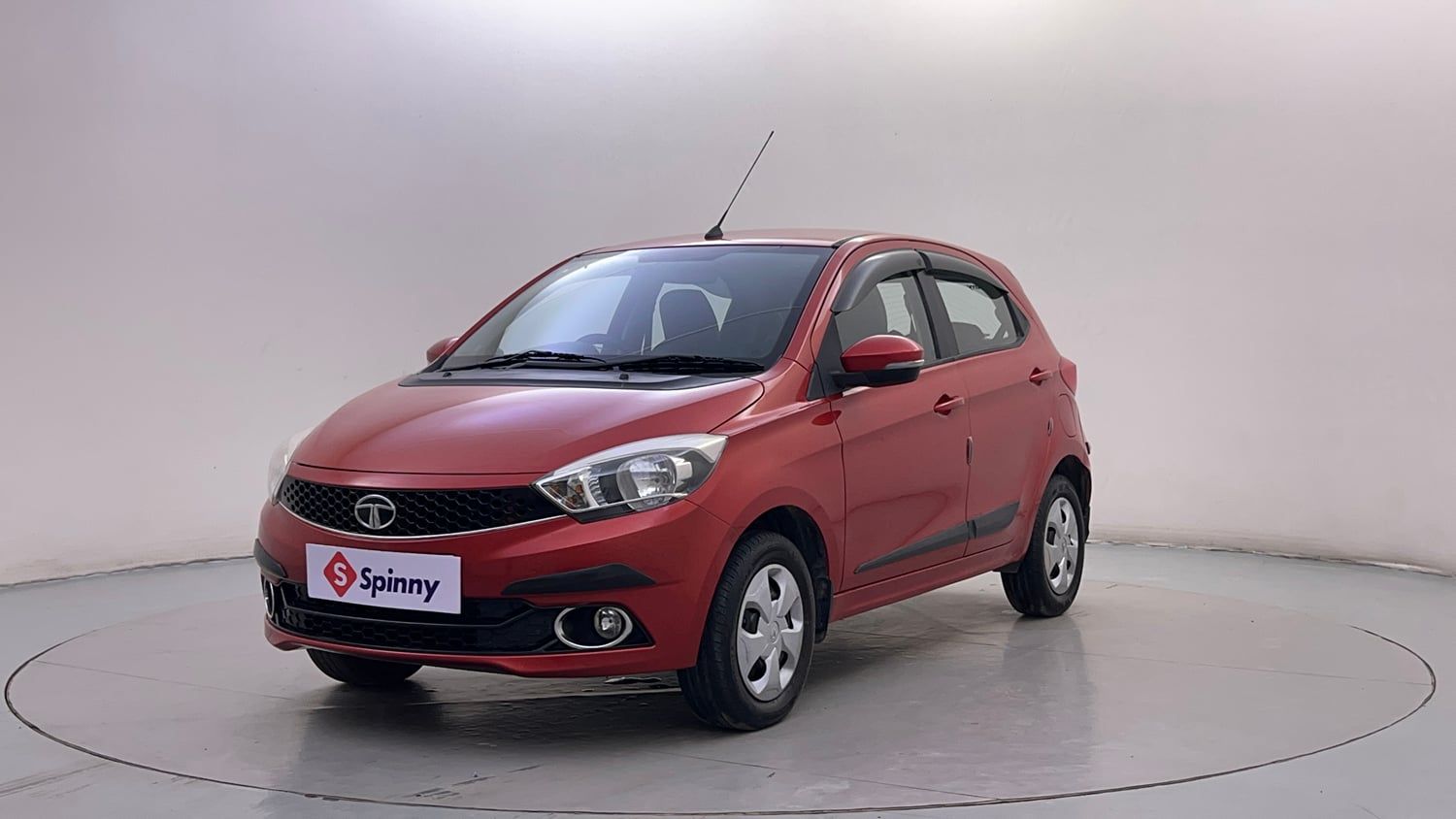 2016 Tata Tiago 1199 cc कार बैंगलोर में ₹3.70 लाख में - CarDekho