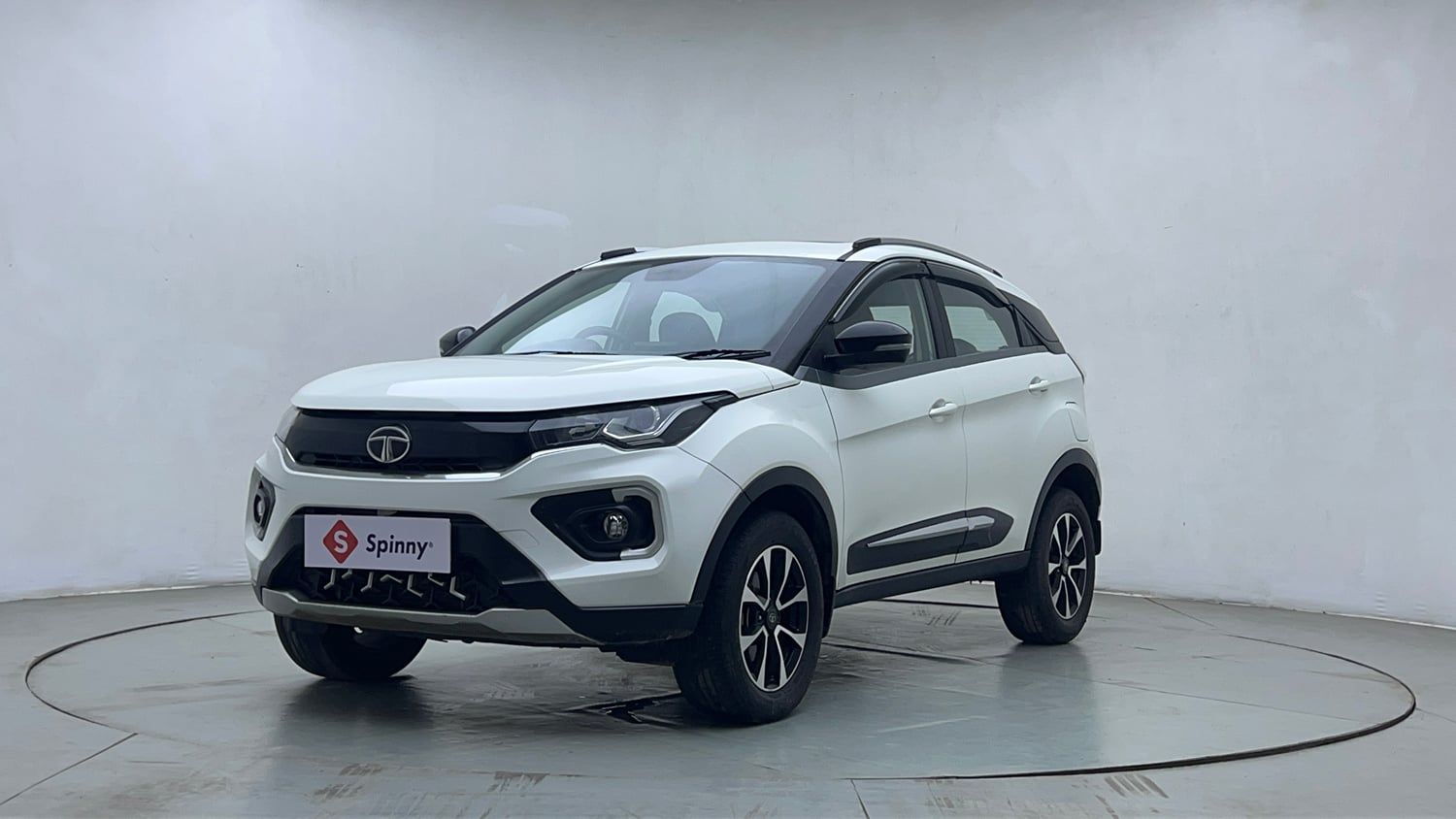 2021 Tata Nexon 1199 cc कार मुंबई में ₹7.85 लाख में - CarDekho
