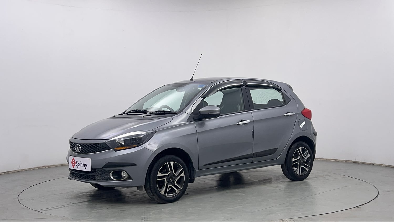 2020 Tata Tiago 1199 cc कार चंडीगढ़ में ₹3.89 लाख में - CarDekho