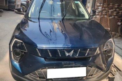 2025 Mahindra XUV 3XO REVX M (O)