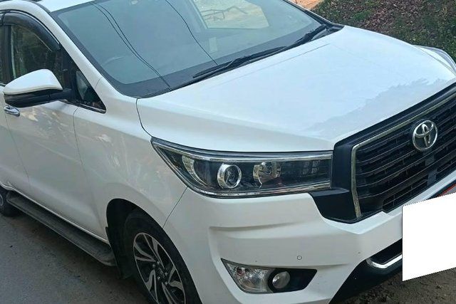 Toyota Innova Crysta 2.4 VX 7Str Platinum White Pearl Second-hand 2024 Toyota Innova Crysta 2.4 VX 7Str Platinum White Pearl for sale in Etah