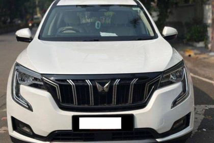 2022 महिंद्रा एक्सयूवी700 AX7 Diesel AT Luxury Pack BSVI