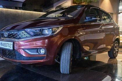 2025 Tata Tigor XZA प्लस AMT सीएनजी