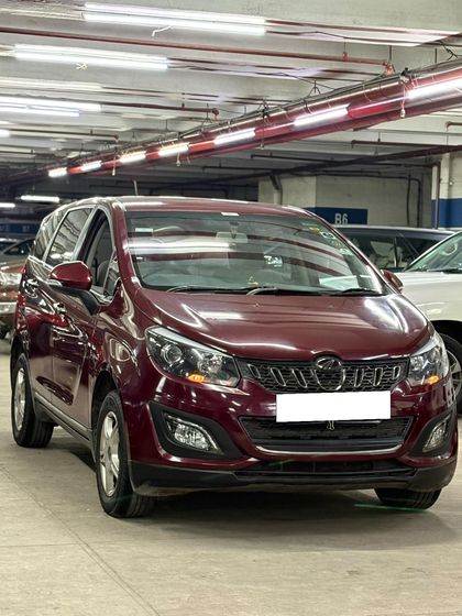 2018 Mahindra Marazzo M6