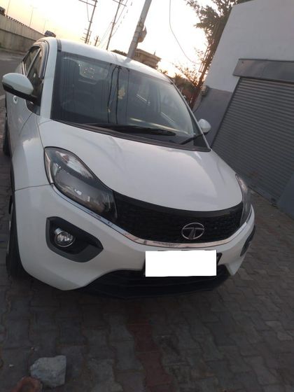 2018 Tata Nexon 1.2 Revotron एक्सएम