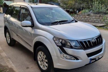 2016 Mahindra XUV500 AT W10 AWD