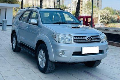 2011 Toyota Fortuner 3.0 डीजल