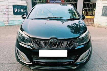 2018 Mahindra Marazzo M4 8Str