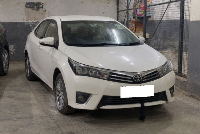 Second-hand 2015 Toyota Corolla Altis D-4D J for sale in Faridabad