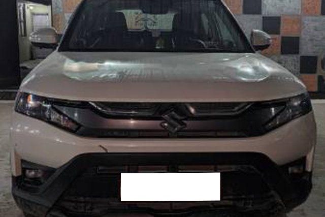 Maruti Suzuki Brezza Lxi Second-hand 2023 Maruti Suzuki Brezza Lxi for sale in Greater Noida