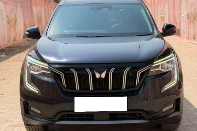 Mahindra XUV700 एएक्स7 7Str AT Second-hand 2023 Mahindra XUV700 एएक्स7 7Str AT for sale in Ahmedabad
