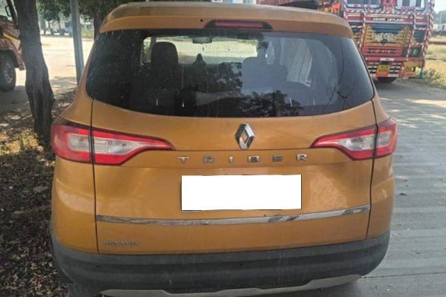 Renault Triber RXT EASY-R AMT बीएस6 Second-hand 2022 Renault Triber RXT EASY-R AMT बीएस6 for sale in Ahmedabad