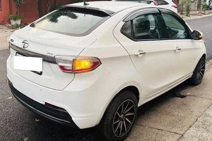 2023 Tata Tigor XZ प्लस सीएनजी