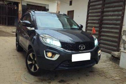 2017 Tata Nexon 1.5 Revotorq XZ प्लस