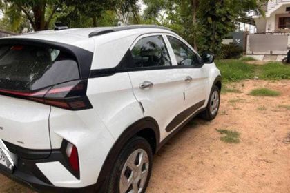 2025 Tata Nexon Smart Plus S CNG