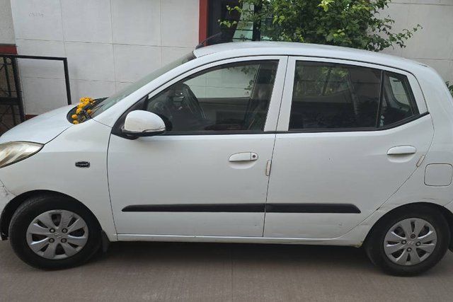 Hyundai i10 मैग्ना 1.1L Second-hand 2013 Hyundai i10 मैग्ना 1.1L for sale in Vadodara