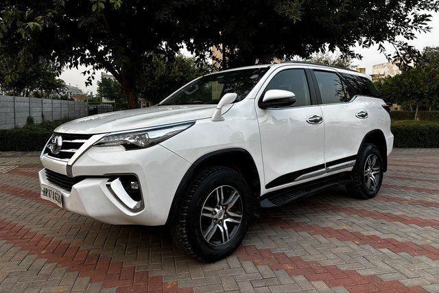 Toyota Fortuner 2.8 2WD AT बीएस4 Second-hand 2017 Toyota Fortuner 2.8 2WD AT बीएस4 for sale in Mohali