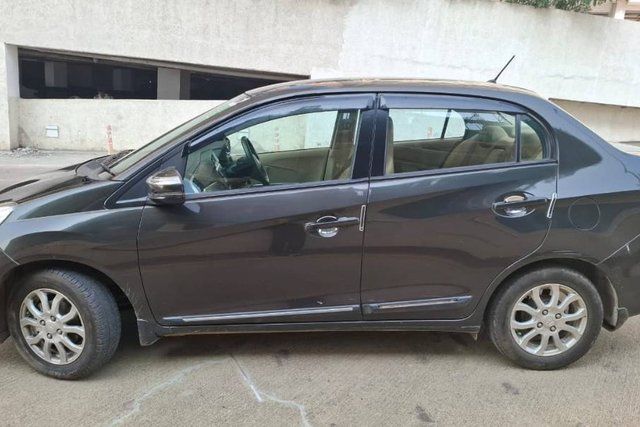Honda Amaze VX CVT i-VTEC Second-hand 2016 Honda Amaze VX CVT i-VTEC for sale in Mumbai