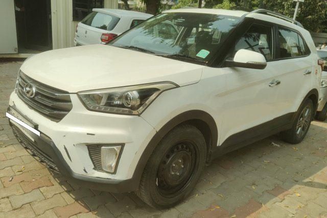 Hyundai Creta 1.6 VTVT AT एसएक्स प्लस Second-hand 2017 Hyundai Creta 1.6 VTVT AT एसएक्स प्लस for sale in Ahmedabad