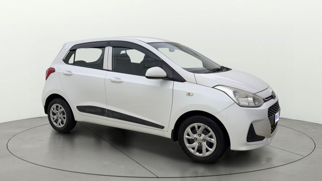 Hyundai Grand i10 1.2 CRDi Magna Second-hand 2018 Hyundai Grand i10 1.2 CRDi Magna for sale in Ahmedabad