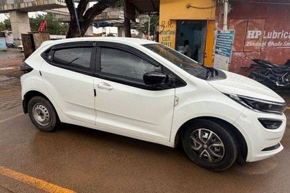 2024 Tata Altroz XE