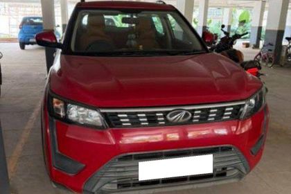 2022 महिंद्रा एक्सयूवी300 W6 Sunroof BSVI