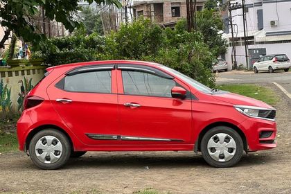 2021 Tata Tiago XT Option BSVI