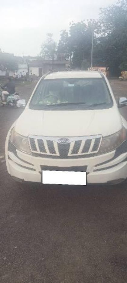 2015 Mahindra XUV500 W8 FWD