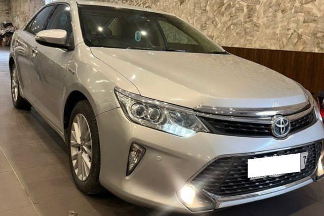 Toyota Camry हाइब्रिड Second-hand 2016 Toyota Camry हाइब्रिड for sale in New Delhi