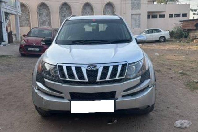 Second-hand 2013 Mahindra XUV500 W8 AWD for sale in Udaipur