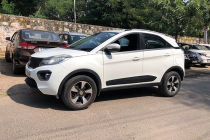 2017 Tata Nexon 1.5 Revotorq XZ प्लस