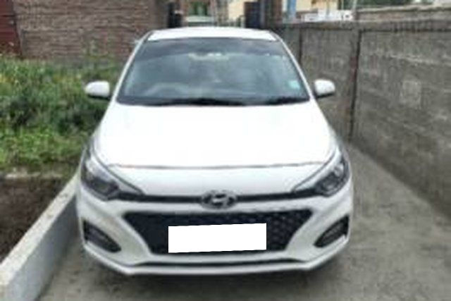 Hyundai i20 Petrol Magna Second-hand 2019 Hyundai i20 Petrol Magna for sale in Srinagar