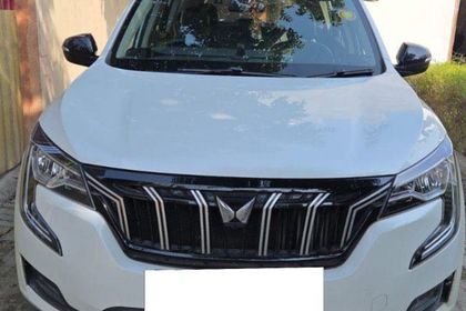 2022 Mahindra XUV700 AX5 AT BSVI