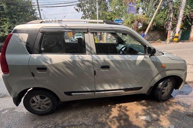 Second-hand 2021 Maruti Suzuki Wagon R CNG LXI Opt for sale in New Delhi