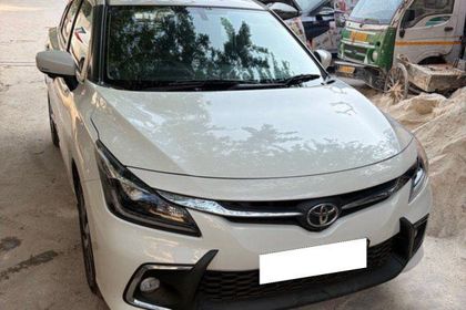 2025 Toyota Glanza वी