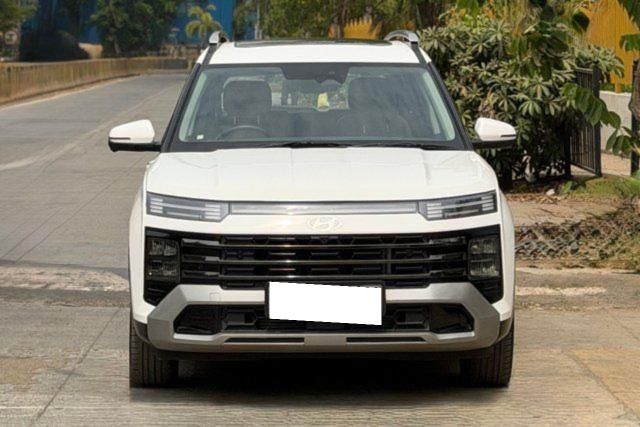 Second-hand 2024 Hyundai Alcazar Signature DCT for sale in Mumbai