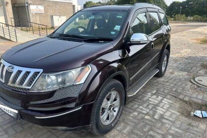 2013 Mahindra XUV500 W8 2WD