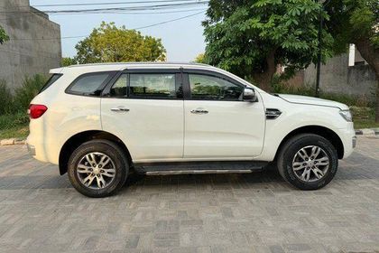 2017 Ford Endeavour 3.2 Titanium AT 4x4