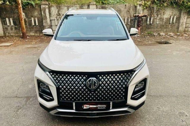 Second-hand 2023 MG Hector Plus 1.5 Turbo Sharp Pro CVT 7 Str BSVI for sale in Mumbai
