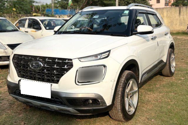 Second-hand 2022 Hyundai Venue S Plus for sale in New Delhi