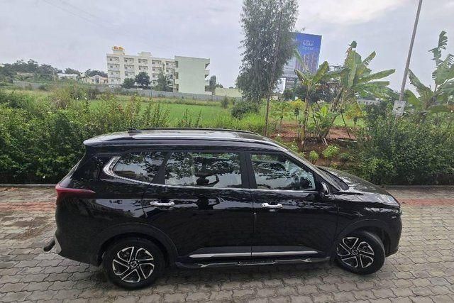 Second-hand 2024 Kia Carens लक्ज़री प्लस डीजल iMT for sale in Bangalore