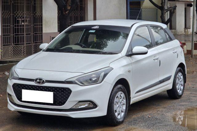 Hyundai i20 1.2 Era Second-hand 2017 Hyundai i20 1.2 Era for sale in Chennai
