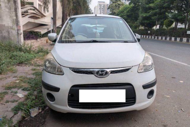 Second-hand 2010 Hyundai i10 Magna for sale in Surat