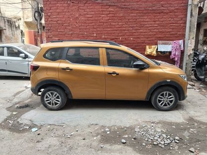 2022 Renault Triber RXL बीएस6