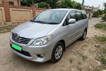 2013 Toyota Innova 2.5 G (Diesel) 8 Seater