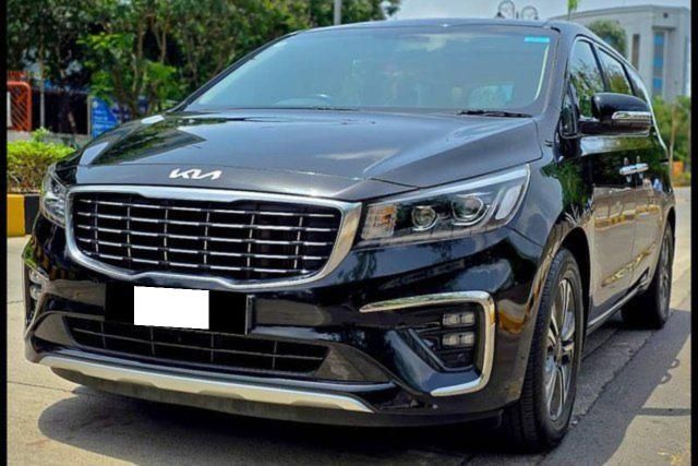 Second-hand 2023 Kia Carnival लिमोजिन प्लस for sale in Mumbai